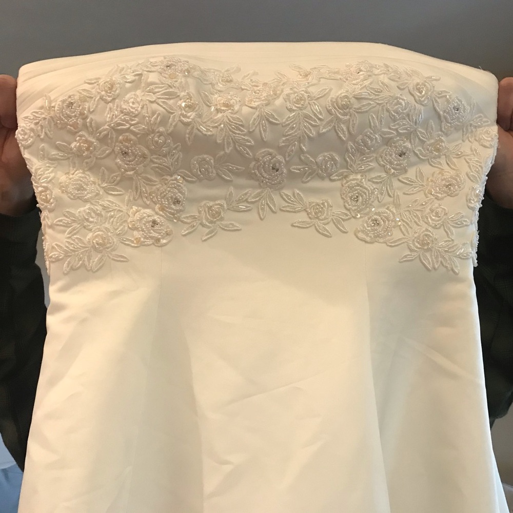 Excellent condition - Aline beaded wedding gown